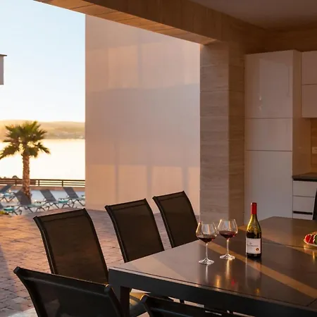 In With Sea View, Terrace, Air Conditioning, Wifi 5176-5 Vir