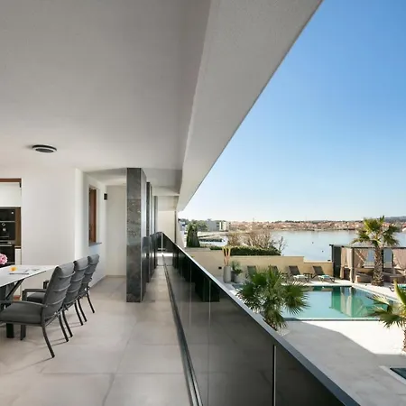 In With Sea View, Terrace, Air Conditioning, Wifi 5176-5 * Vir